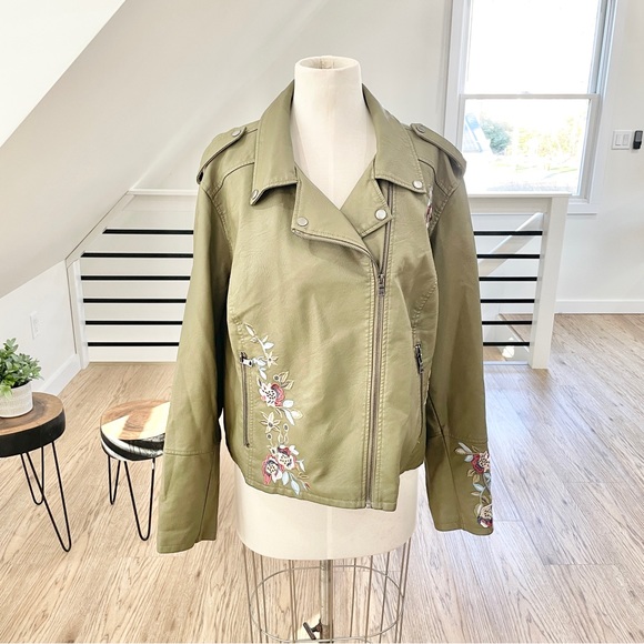 NWT Colleen Lopez, olive green biker, faux leather floral, embroidered jacket - Picture 3 of 8